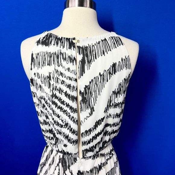 👗|•H&M•| Beautiful Black & White Scribble Striped Maxi Dress Size 4 - Picture 4 of 13